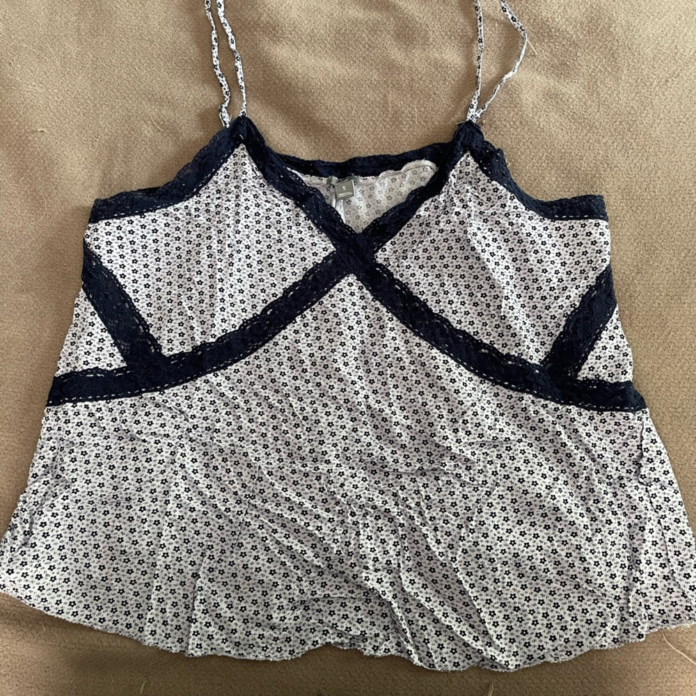 American Eagle XL cropped cami with lace accent